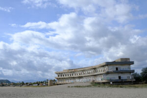 Abandoned building. Abandoned building on a beach in Sardinia. Stock photos. - MyVideoimage.com | Foto stock & Video footage