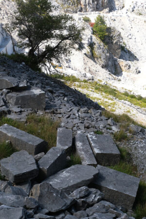 Abandoned marble blocks in an ancient quarry. - MyVideoimage.com | Foto stock & Video footage