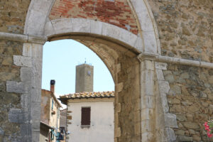 Access door to the village of Pereta, near Magliano in Maremma T - MyVideoimage.com