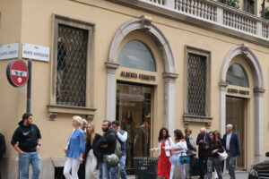 Alberta Ferretti boutique  with shop windows on Via Montenapoleone, Milano - MyVideoimage.com | Foto stock & Video footage