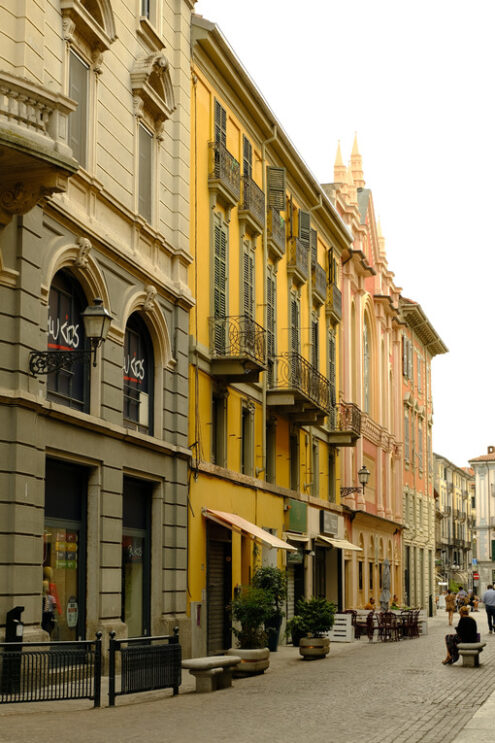 Alessandria. Via Milano in Alessandria with Synagogue. Foto stock royalty free. - MyVideoimage.com | Foto stock & Video footage