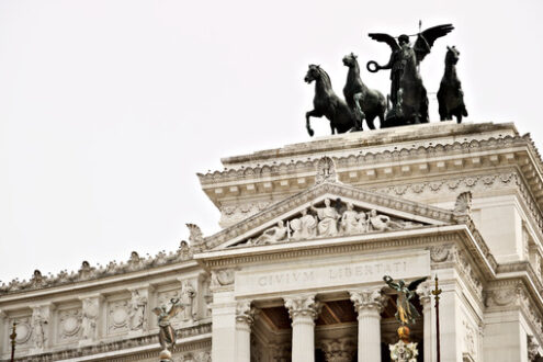 Altare della Patria a Roma. Altar of the Fatherland or Vittoriano in Piazza Venezia in Rome. Roma foto. - MyVideoimage.com | Foto stock & Video footage