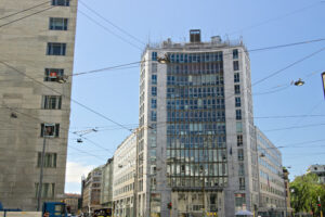 American embassy Milan. Palazzo in Piazza United States of America in Milan. Headquarters of the American embassy. - MyVideoimage.com | Foto stock & Video footage