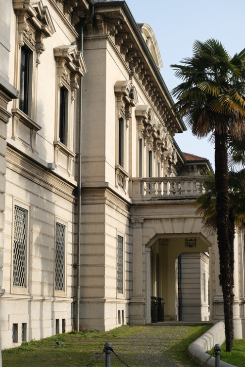 Ancient hospital. Busto Arsizio Hospital. Ancient building at the entrance to the ASST of the Olona Valley - MyVideoimage.com | Foto stock & Video footage