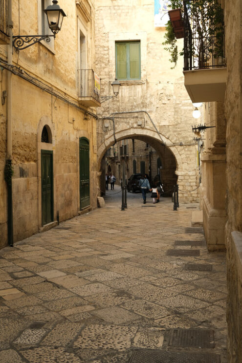 Ancient houses in the alleys of the city of Bari. - MyVideoimage.com