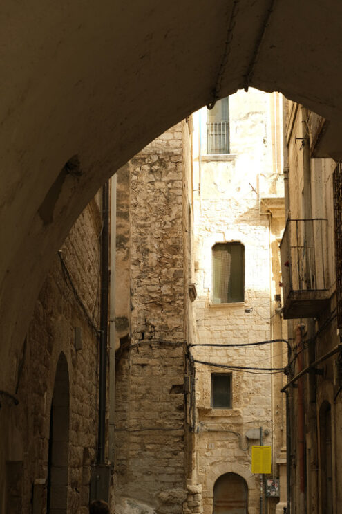 Ancient houses in the alleys of the city of Bari. - MyVideoimage.com