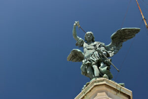 Angel with sword. Bronze angel above Castel Sant’Angelo. - MyVideoimage.com | Foto stock & Video footage