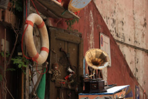 Antique shop. Antique shop in the village of Procida, near Naples. An ancient - MyVideoimage.com | Foto stock & Video footage