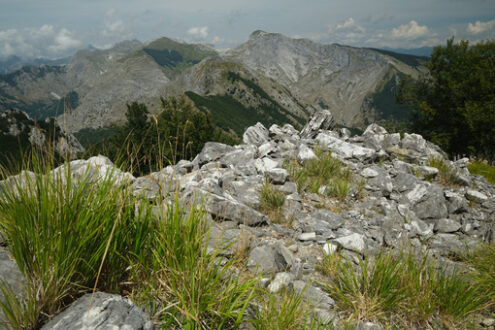 Apuan Alps. Apuan Alps mountains with marble debris. Stock photos. - MyVideoimage.com | Foto stock & Video footage