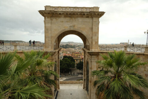 Arco trionfale. Bastion of Saint Remy in Cagliari. Foto stock royalty free. - MyVideoimage.com | Foto stock & Video footage