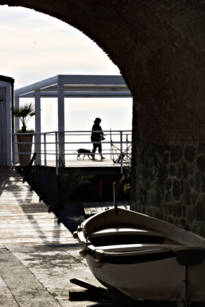 Boat aground in Cinque Terre Silhouette with seascape. Five lands. - MyVideoimage.com | Foto stock & Video footage