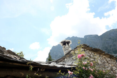 Borgo della Garfagnana. Houses in stone and white marble stones. Garfagnana, Campocatino, Apuan Alps, Lucca, Tuscany. Italy. - MyVideoimage.com | Foto stock & Video footage