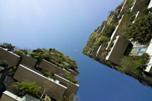 Bosco verticale Milano. “Bosco Verticale” skyscrapers built in Milan between the Isola district and Porta Garibaldi. - MyVideoimage.com | Foto stock & Video footage