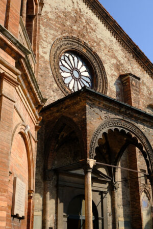 Brick rosette. Romanesque brick church. Stock photos. - MyVideoimage.com | Foto stock & Video footage