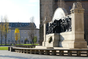 Bronze monument to music composer Giuseppe Verdi. The work is located in Parma, near the Pilotta buildings. - MyVideoimage.com