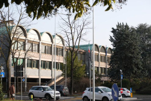 Busto Arsizio court building. The building has facades covered in stone and a barrel vaulted roof covered in green oxidized copper. - MyVideoimage.com | Foto stock & Video footage