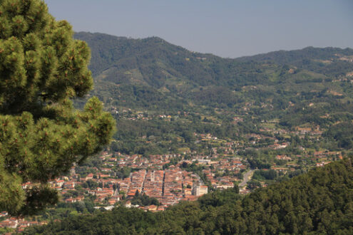 Camaiore in Versilia. Camaiore in Versilia. The town is located between the beaches of Versilia and the Apuan Alps. - MyVideoimage.com | Foto stock & Video footage