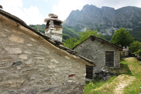 Campocatino Garfagnana. Houses in stone and white marble stones. Garfagnana, Campocatino, Apuan Alps, Lucca, Tuscany. Italy. - MyVideoimage.com | Foto stock & Video footage