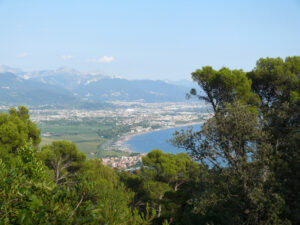 Carrara panorama. Panorama of Carrara and Apuan Alps with the plain of Marinella. - MyVideoimage.com | Foto stock & Video footage