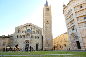 Cathedral, bell tower and baptistery of Parma. The buildings are of medieval origin and are built of stone and red Verona marble. - MyVideoimage.com