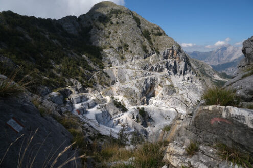 Cave Monte Altissimo. Marble quarries under Monte Altissimo in the Apuan Alps (Lucca). - MyVideoimage.com | Foto stock & Video footage