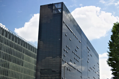 Centro congressi Roma. Progettato dagli architetti Fuksas, l’edificio è situato in Viale Asia. - MyVideoimage.com | Foto stock & Video footage