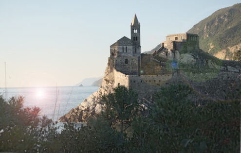 Chiesa Porto Venere. Chiesa di San Pietro vicino alle Cinque Terre. Antico edificio medievale, sulle rocce a picco sul mare. - MyVideoimage.com | Foto stock & Video footage