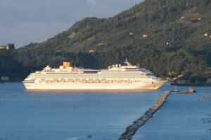 Cinque Terre cruise. Cruise ship Costa Fascinosa sails in the Gulf of La Spezia. Stock photos. - MyVideoimage.com | Foto stock & Video footage