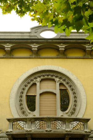 Circular window. Circular window of a secessionist house. Stock photos. - MyVideoimage.com | Foto stock & Video footage