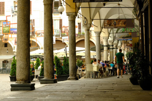 Coffee tables. Coffee tables and Shopping in the city. Stock photos. - MyVideoimage.com | Foto stock & Video footage