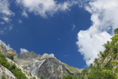 Colonnata quarries.  White Carrara marble quarry in the Apuan Alps. - MyVideoimage.com | Foto stock & Video footage