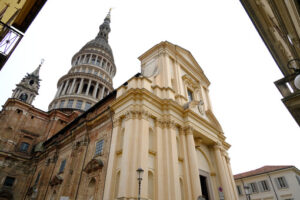 Cupola Novara. Dome and basilica of San Gaudenzio. Foto stock royalty free. - MyVideoimage.com | Foto stock & Video footage