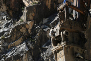 Demolition hammer in a quarry of white Carrara marble. - MyVideoimage.com | Foto stock & Video footage