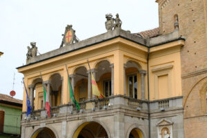 Duomo di Lodi. Neoclassical Palazzo del Broletto. Foto stock royalty free. - MyVideoimage.com | Foto stock & Video footage