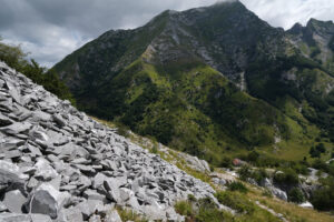 Environmental instability. Destruction of the environment in a marble quarry in the Apuan Alps in Tuscany. Stock photos. - MyVideoimage.com | Foto stock & Video footage