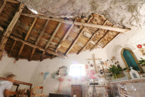 Eremo San Viviano. Garfagnana, Alpi Apuane. Garfagnana, Apuan Alps, Lucca, Tuscany. Italy. 08/28/2016. Hermitage of San Viviano - MyVideoimage.com | Foto stock & Video footage