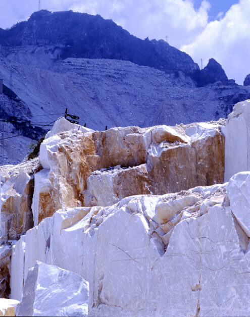 Excavation of marble. Carrara, white marble quarries on the Apuan Alps. Cave di marmo. - MyVideoimage.com | Foto stock & Video footage