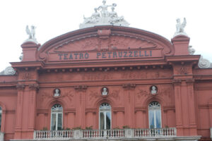 Facade of the Petruzzelli theater in Bari. In 1991 the theater was damaged by arson. Foto Bari photo.