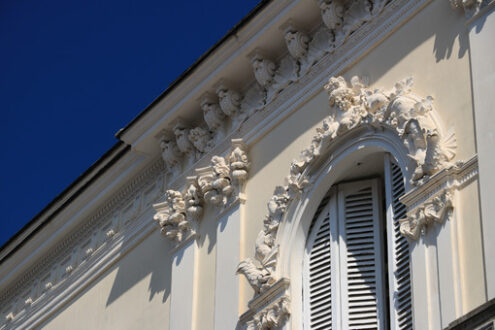 Floral decorations in a Mediterranean-style building in Forio, o - MyVideoimage.com