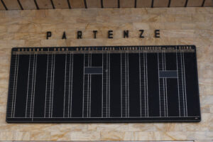 Florence train station. Old departure board empty and written Departures. - MyVideoimage.com