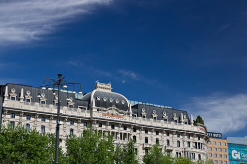 Gallia Hotel, Milan. Facade of the Hotel Gallia in Milan, recently completely renovat - MyVideoimage.com | Foto stock & Video footage