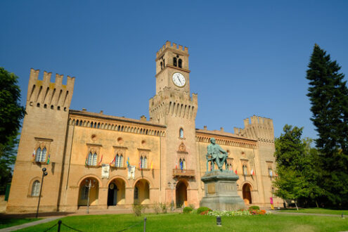 Giuseppe Verdi, monument in Busseto. Monument to the Italian composer Giuseppe Verdi. Stock photos. - MyVideoimage.com | Foto stock & Video footage