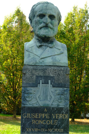 Giuseppe Verdi portrait. Giuseppe Verdi, bronze bust of the composer. Stock photos. - MyVideoimage.com | Foto stock & Video footage