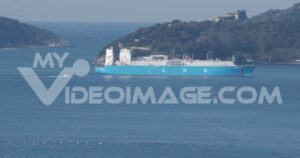 Global Energy ship LNG carrier transports to the Panigaglia regasification plant.  Video footage. - MyVideoimage.com | Foto stock & Video footage