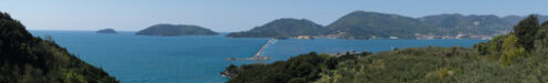 Golfo di La Spezia. Isole del Tino e Palmaria e il borgo di Portovenere. Foto stock. - MyVideoimage.com | Foto stock & Video footage