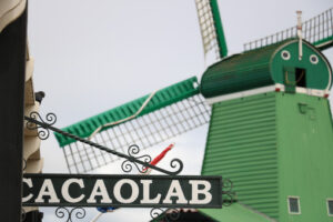 Green energy. Windmills of Zaanse Schans, near Amsterdam. The structures were - MyVideoimage.com | Foto stock & Video footage