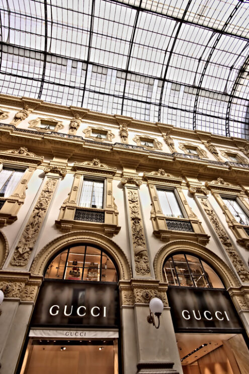 Gucci shop in the Galleria Vittorio Emanuele II in Milan. - MyVideoimage.com | Foto stock & Video footage