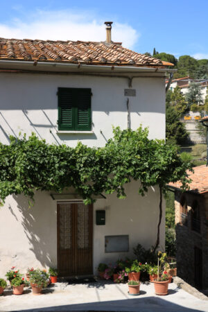 House in the town of Montecerboli, Near Larderello. A typical Tu - MyVideoimage.com