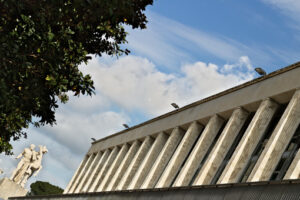 Italian razionalist style. Rome. Building in the Eur district of Rome in an Italian rationalist style. Roma foto. - MyVideoimage.com | Foto stock & Video footage