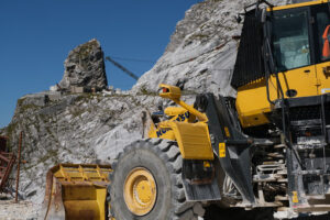 Komatsu, large white marble quarry with blue sky background. - MyVideoimage.com | Foto stock & Video footage